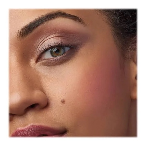 bareMinerals BOUNCE & BLUR POWDER BLUSH-PINK SKY Powder blush
(5.9g) - Picture 6 of 8